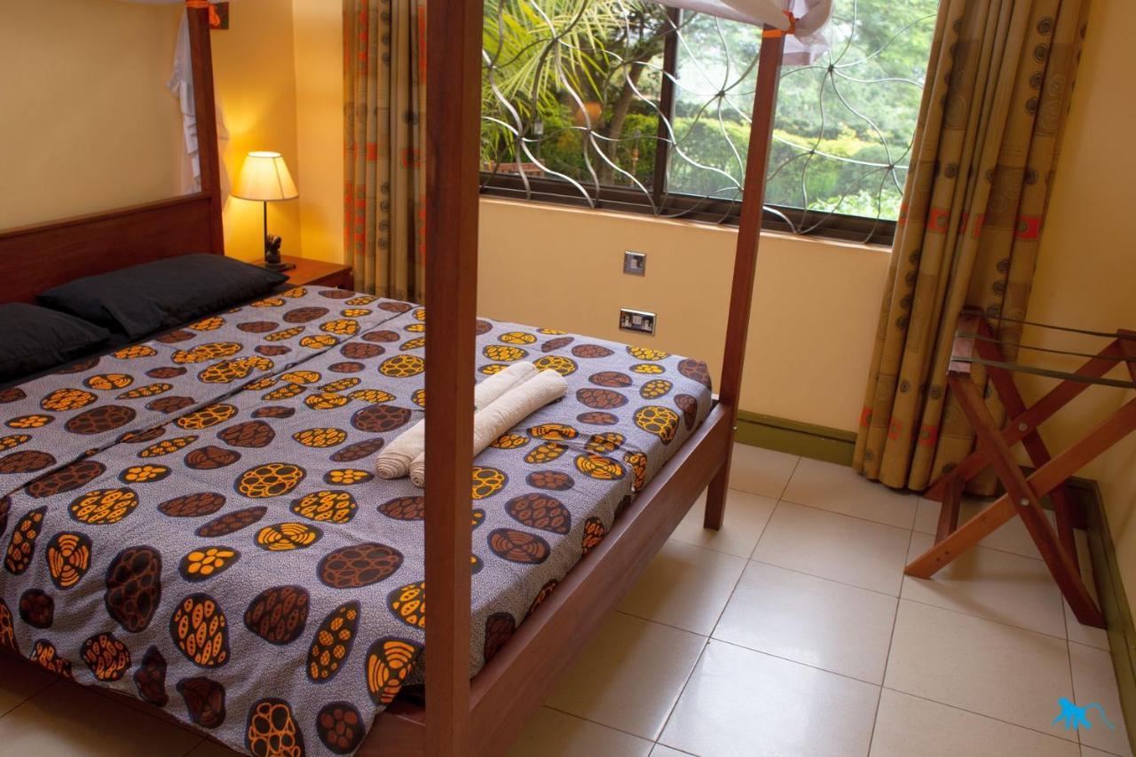 Bluemonkey Guesthouse Entebbe Zewnętrze zdjęcie